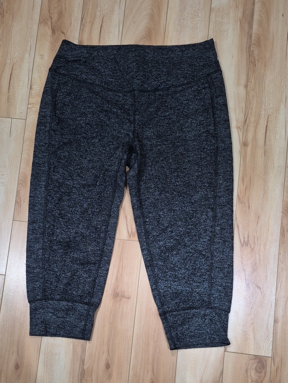 Mondetta Women's Size Medium Gray Capri Sweatpants
